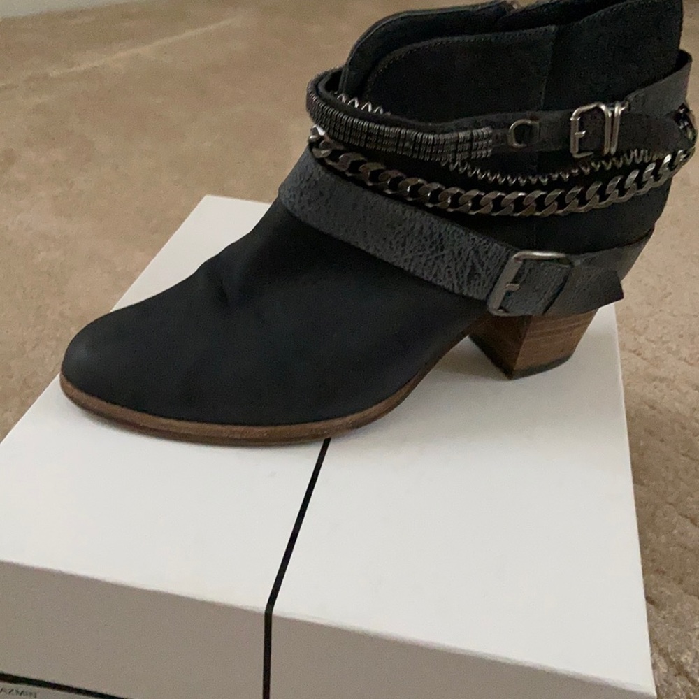 Dolce Vita Bootie w/hardware